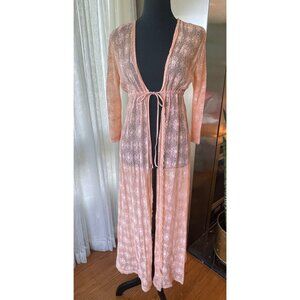 Vintage 1970s peignoir, peach daisies robe, sheer delicate knit